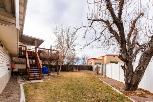 7208 Christalee Ct, Taylorsville UT 84084-7415 exterior