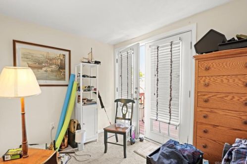 18 Melba St, Milford CT 06460-7633 exterior