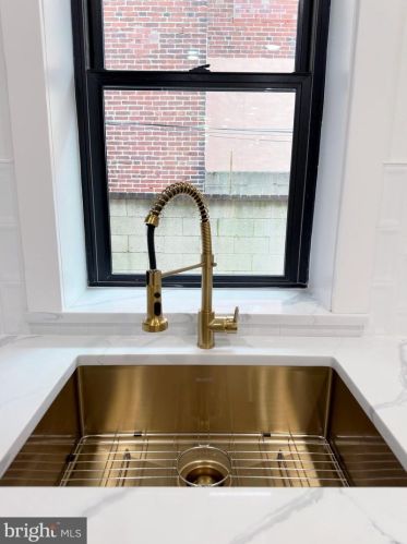 1639 Jackson St, Philadelphia PA 19145-3617 exterior