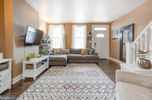 565 Martin St, Philadelphia PA  19128-1620 exterior