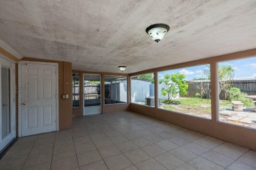 6803 Larmon St, Tampa FL  33634-5019 exterior