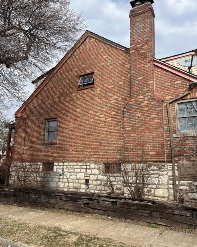 6169 Tennessee Ave, Saint Louis, MO 63111-2323