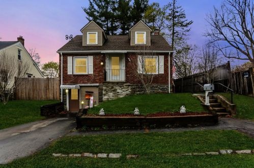 6 Ellestuen Rd, Worcester, MA 01606-3510