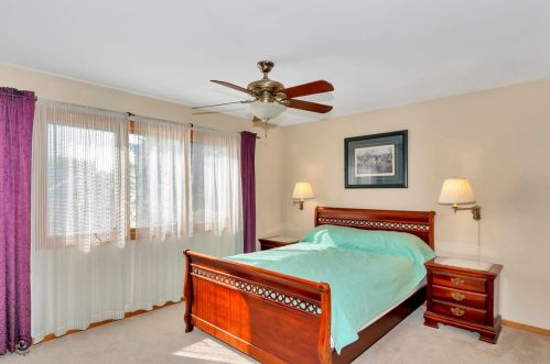 127 Grantley Ave, Elmhurst IL 60126-2362 exterior