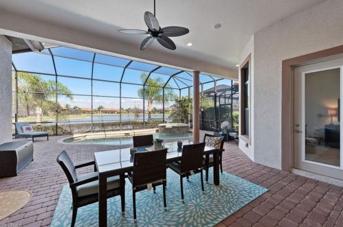 6376 Costa Cir, Naples FL 34113-1702 exterior