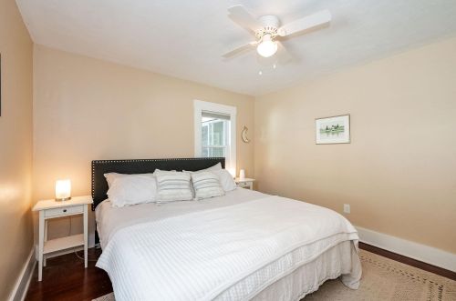 4 Ela St, Dover NH 03820-2805 exterior