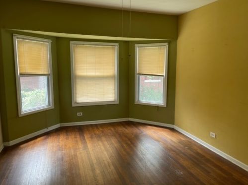 419 15th Ave, Broadview, IL 60153-1423