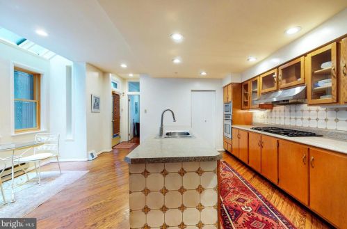 2319 Delancey Pl, Philadelphia PA 19103-6406 exterior