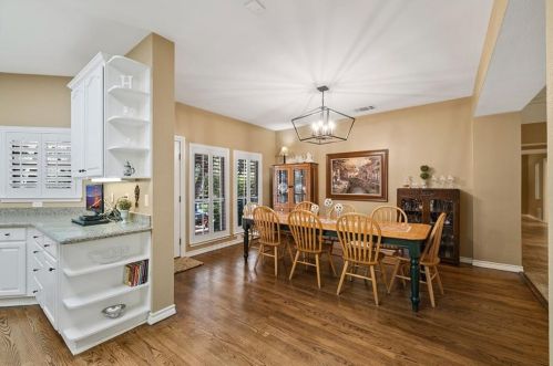 5703 Lockhill Rd, San Antonio TX 78240-1620 exterior