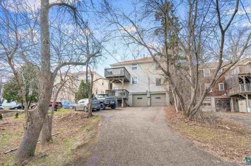 2006 4th St, Duluth, MN 55812-1339