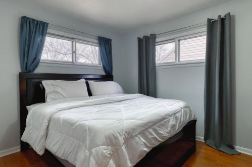 10015 Glendale Ave, Milwaukee WI  53225-4624 exterior