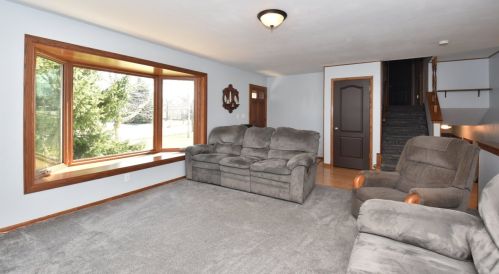 4631 68th St, Milwaukee, WI 53220-3917