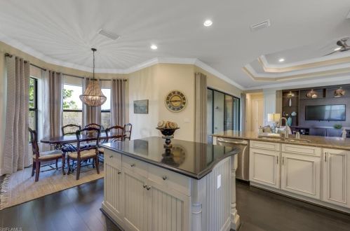 3200 Atlantic Cir, Naples FL 34119-8637 exterior