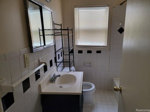 24684 Lehigh St, Dearborn Heights MI  48125-1638 exterior