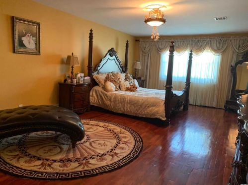 58 Vly Grn Dr, Valley Stream NY 11581-3635 exterior