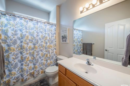 1238 Bateman Pt Dr, Taylorsville UT 84084-2590 exterior