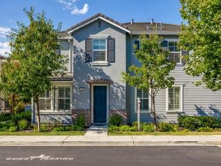 2956 Bella Dr, Concord, CA 94519-2680