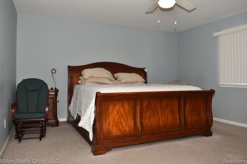 5300 Riverwalk Trl, Commerce Township MI 48382-2842 exterior