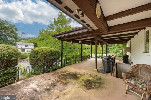 1071 Favinger Rd, Pottstown PA 19465-8617 exterior