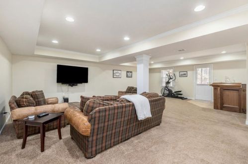 225 Abington Dr, Atlanta GA 30328-1203 exterior