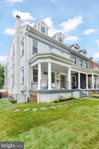 1306 Gallatin St, Washington, DC 20011-6918