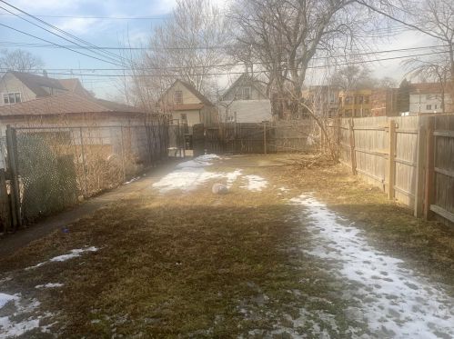 5608 Marshfield Ave, Chicago IL 60636-1218 exterior