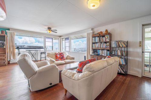 1541 Alencastre St, Honolulu HI 96816-1903 exterior