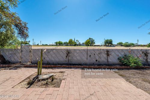 1822 Camino Seco, Tucson AZ  85710-7241 exterior