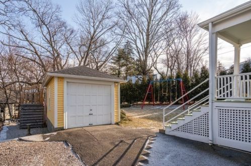 1845 Commonwealth Ave, Newton MA 02466-2725 exterior