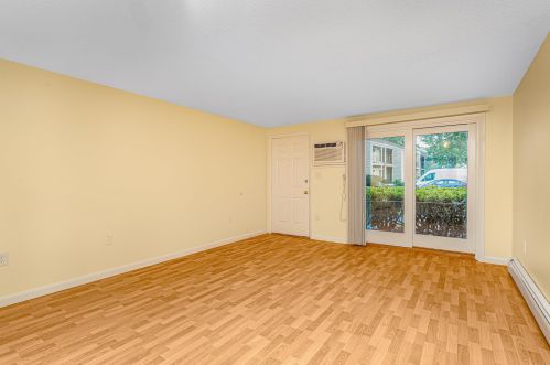 601 Cocheco Ct, Dover NH 03820-4813 exterior