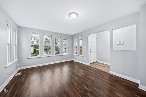 12413 Carpenter St, Chicago, IL 60827-6212