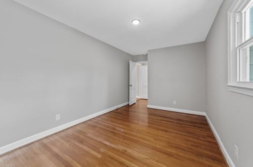 3011 Masonic Dr, Greensboro NC 27403-1934 exterior