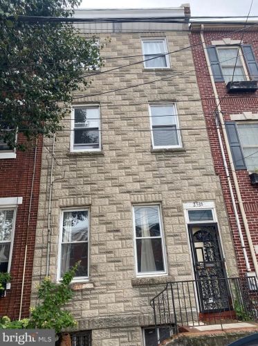 2532 Christian St, Philadelphia PA  19146-2314 exterior