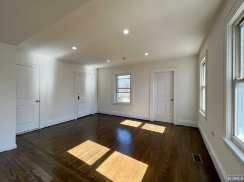 683 Ctr Ave, River Edge NJ 07661-2409 exterior