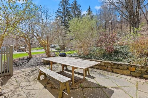 143 Rte 164, Patterson NY 12563-2817 exterior