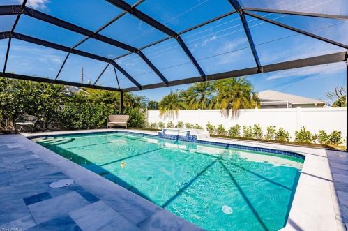 561 94 Ave, Naples FL 34108-2445 exterior