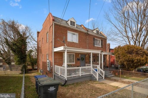 1607 29th St, Washington, DC 20007-2902