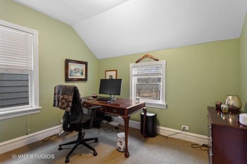 2319 Montrose Ave, Chicago IL 60618-1658 exterior