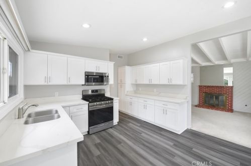 2106 Carol Dr, Fullerton CA 92833-3010 exterior