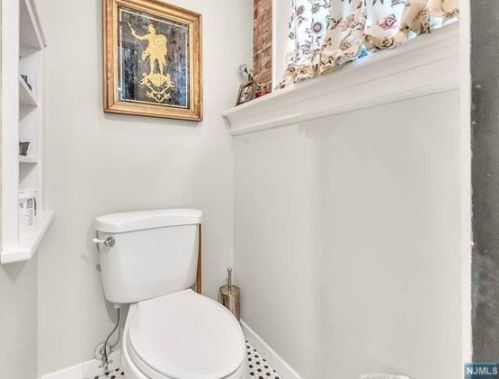 64 Chestnut St, Montclair NJ 07042-2945 exterior