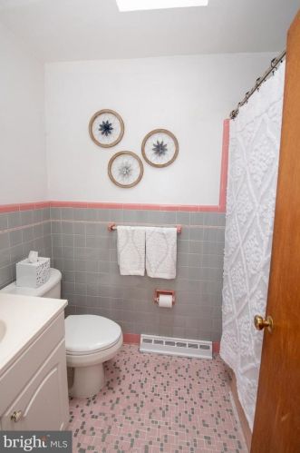 809 Borbeck Ave, Philadelphia PA 19111-2208 exterior