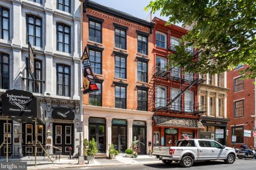 233 Chestnut St, Philadelphia PA  19106-2886 exterior