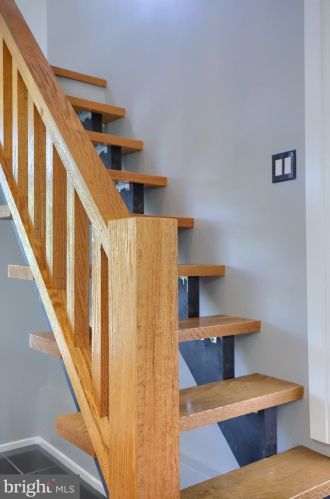 1297 Wheatland Ave, Lancaster PA 17603-4520 exterior