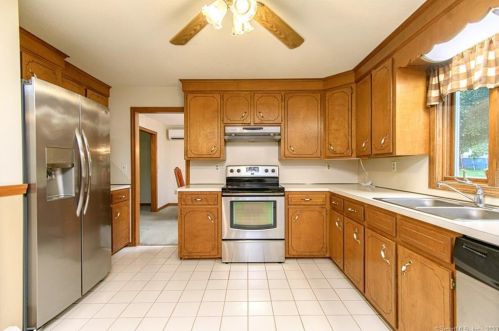 89 Laurel Dr, Killingly CT 06241-2218 exterior