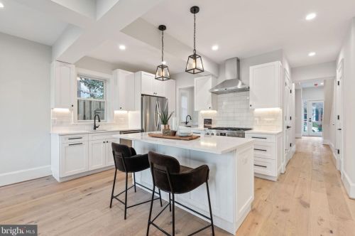 803 Cameron St, Alexandria VA  22314-2410 exterior