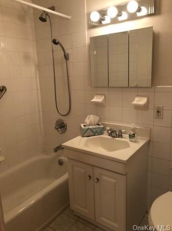 1874 Pelham Pkwy, Bronx NY 10461-3709 exterior