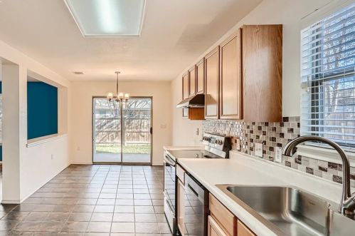 6600 Doyal Dr, Austin TX 78747-3902 exterior