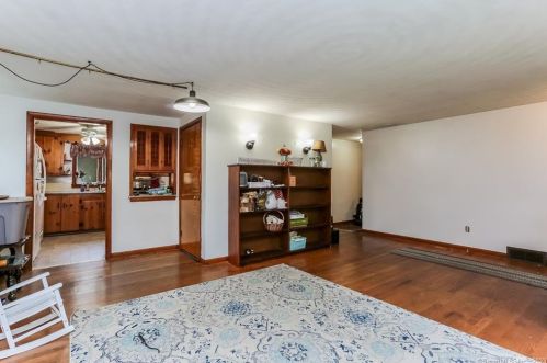 195 Mtn Rd, Torrington CT 06790-2708 exterior