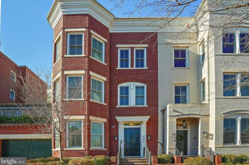 420 3rd St, Washington DC  20003-1930 exterior