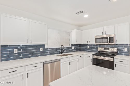 9128 Elm St, Phoenix AZ 85016-4808 exterior